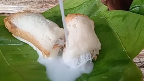 Sajian Legendaris: Menikmati Kopyor Roti, Kuliner Ramadan Terfavorit di Banyuwangi