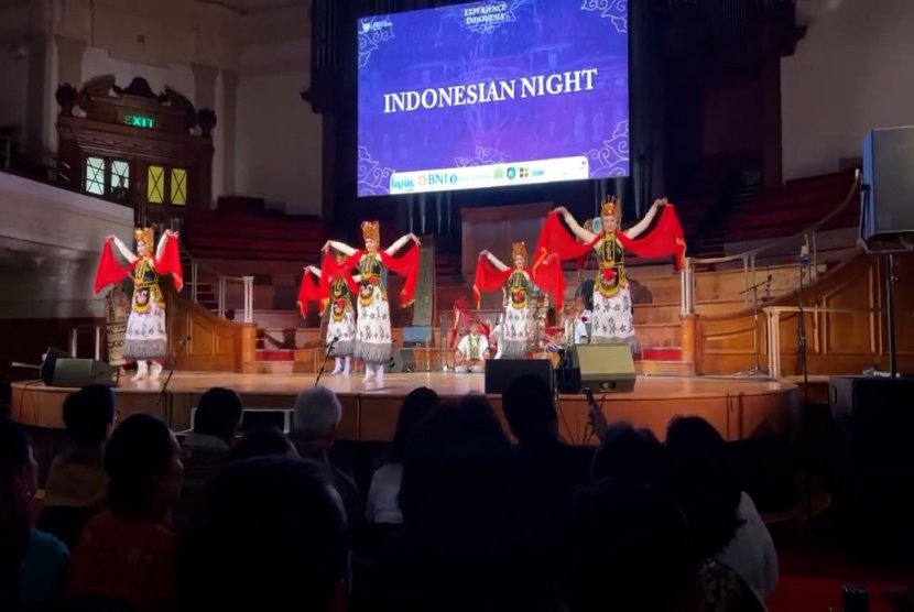 Bikin Bangga, 12 Pelajar Banyuwangi Tampilkan Tari Gandrung di London