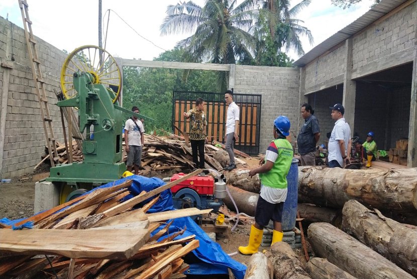 Limbah Kayu Disulap Jadi Bahan Bernilai Ekonomi Berkat Dukungan PT BSI
