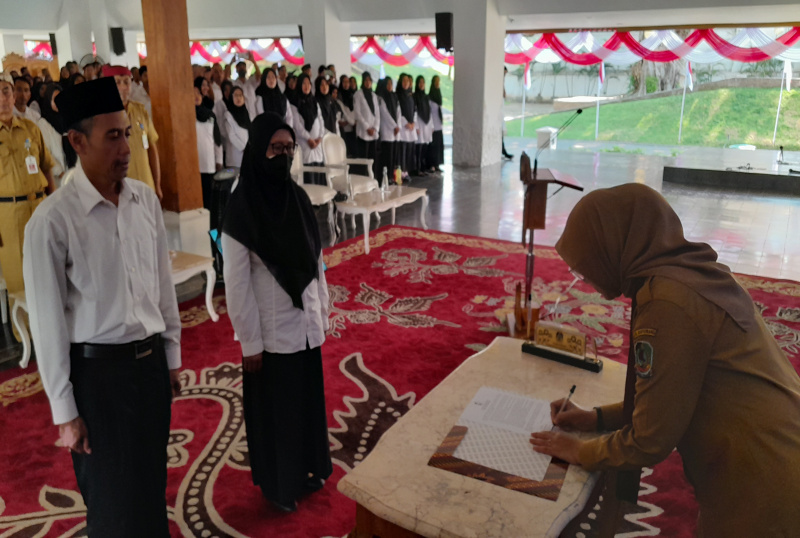 Program Peningkatan Kualitas Guru : Upaya Peningkatan Pendidikan Berkualitas di Banyuwangi