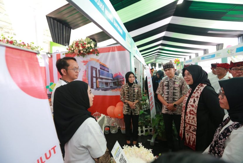 HKN Banyuwangi Gerakan Masyarakat Hidup Sehat Lewat Pawai Edukasi Kesehatan