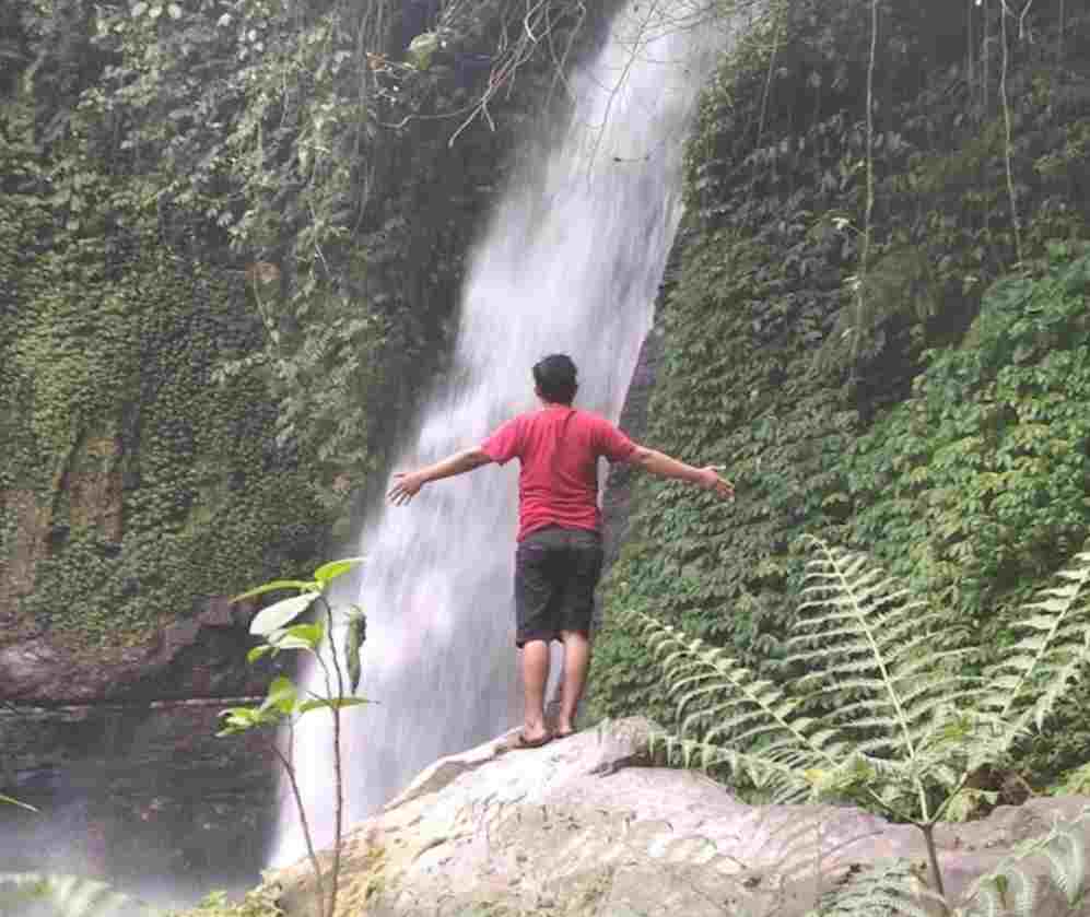 Pesona Sepasang Pengantin: Eksotisme Air Terjun Tirto Kemanten