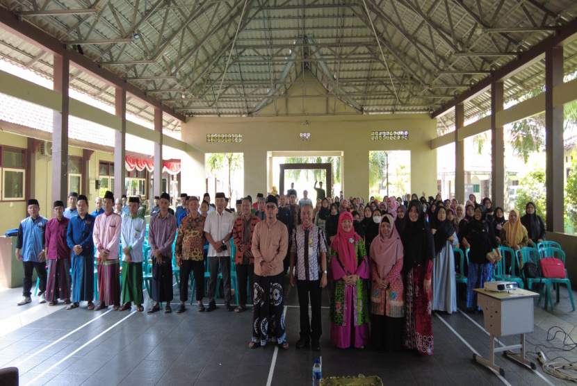 Peran Santri Husada Ditekankan dalam Workshop Pesantren Sehat